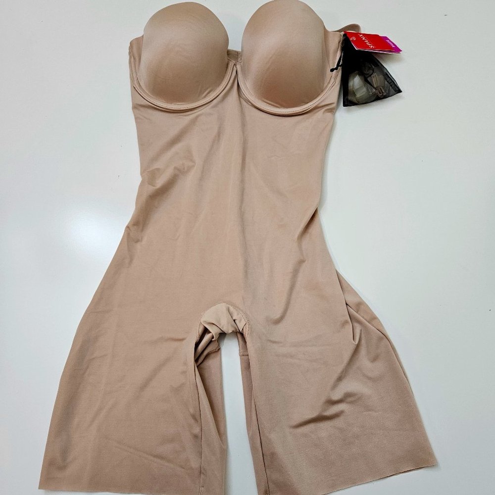 Spanx cupped bodysuit. Size small. Comes with detachable adjustable straps.